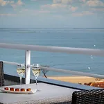 Le B D'arcachon By Inwood Отель